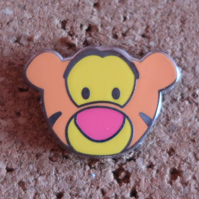 Disney enamel lapel pin (DP-260)