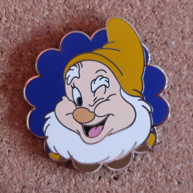 Disney enamel lapel pin (DP-312)