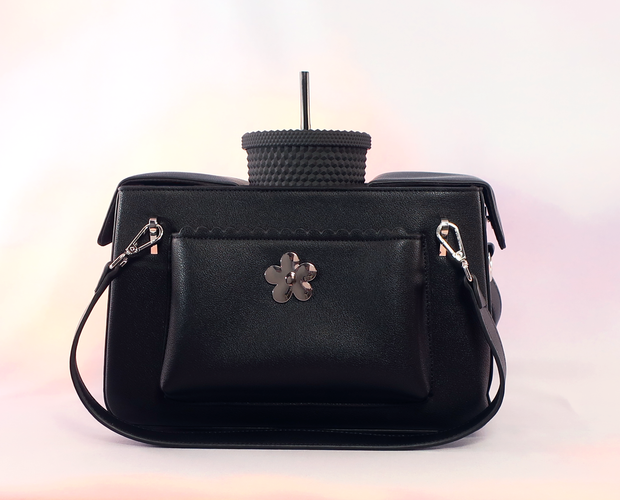 Sample: The Holliday bag in Noir (B2)