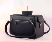 Sample: The Holliday bag in Noir (B2)